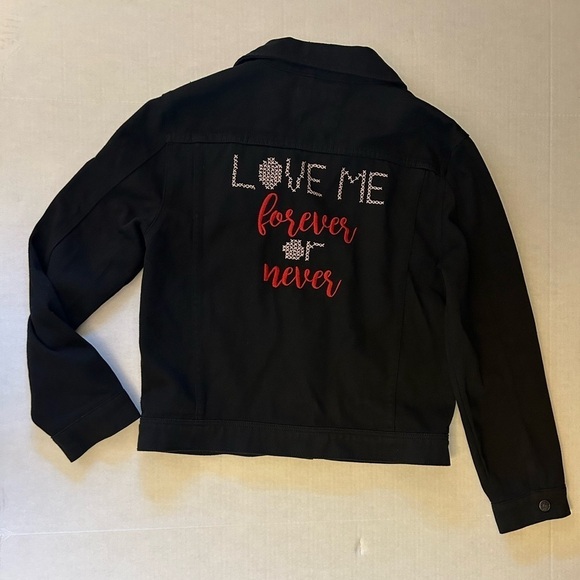 The Edit by Seventeen Love Me black jean jacket w/embroidered flowers Sz-M. W11 - Picture 6 of 14